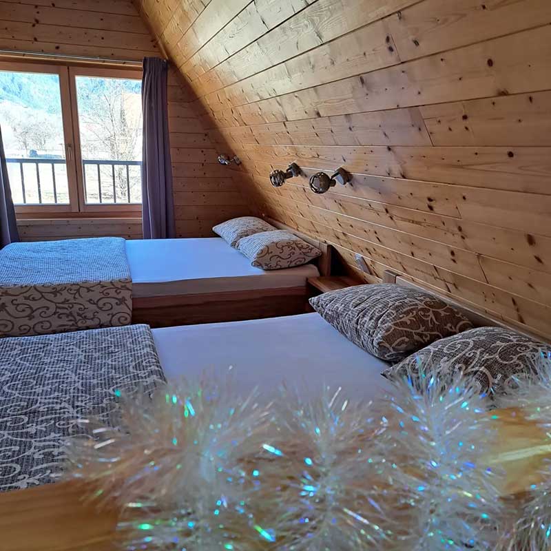 holidayhomeella-01