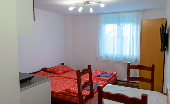 9e1fea_b76a16ee91874e8985ca2918bdfca7cbmv2